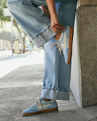 Right Catch Sneakers